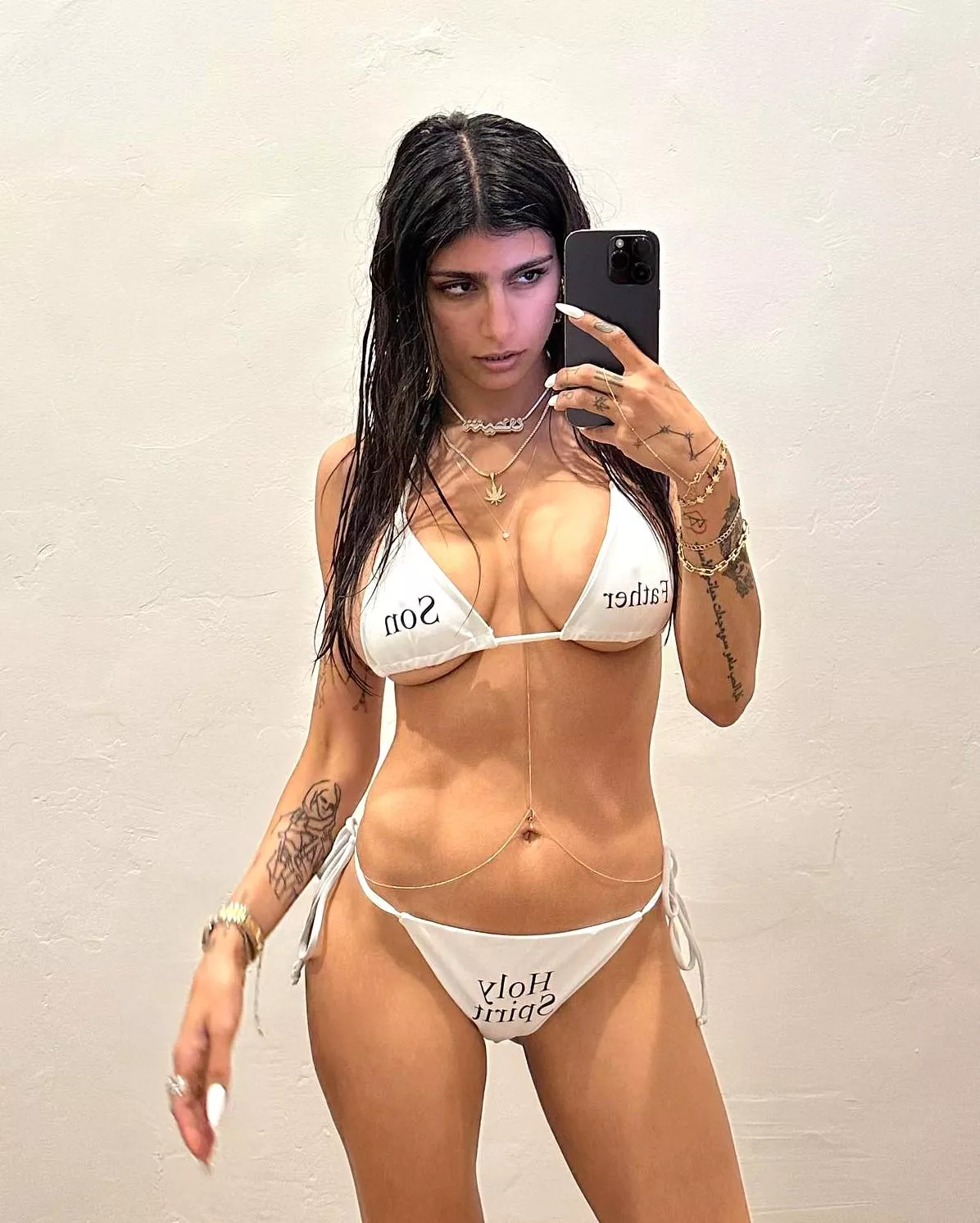Bikini selfie posted by ethanhunt8989
