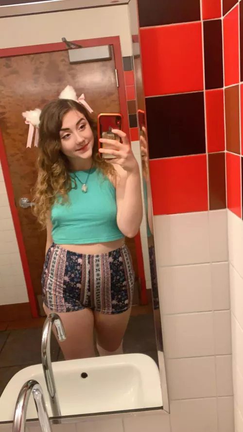 cat in the bathroom, don’t tell jimmy john ;)  by trippyg0th-