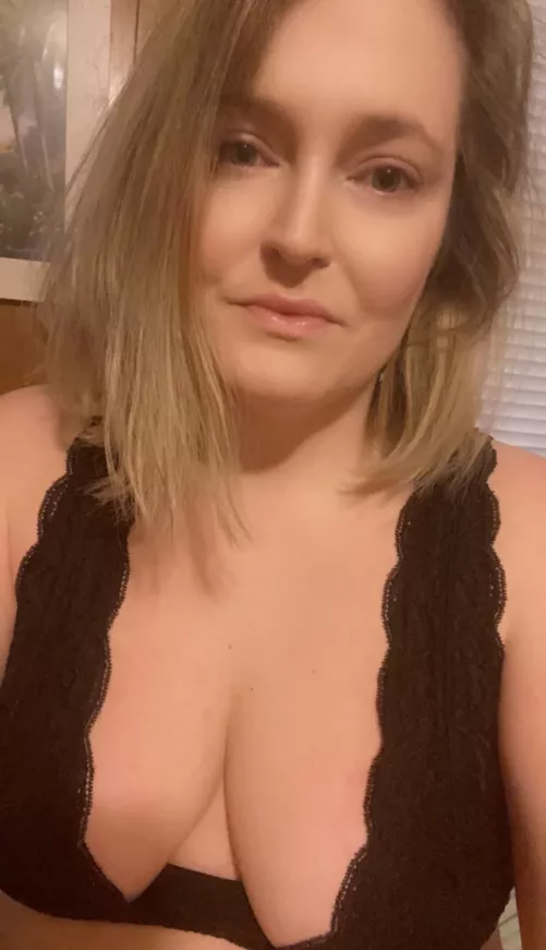 Do I look like I’m 32 by sexyblondbabe69