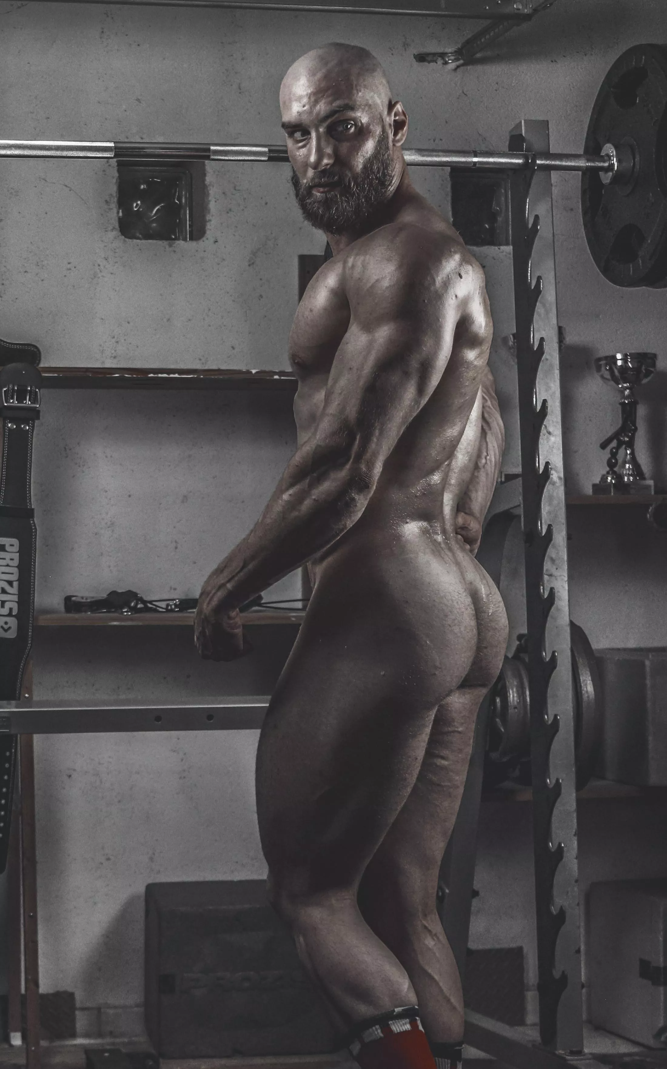 Felt cheeky this morning. [30] posted by MuscleEsthetique