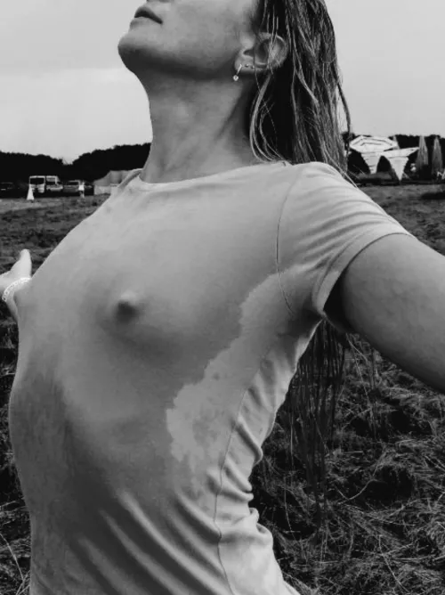 Guess the colour of my shirt by vulpesnudista