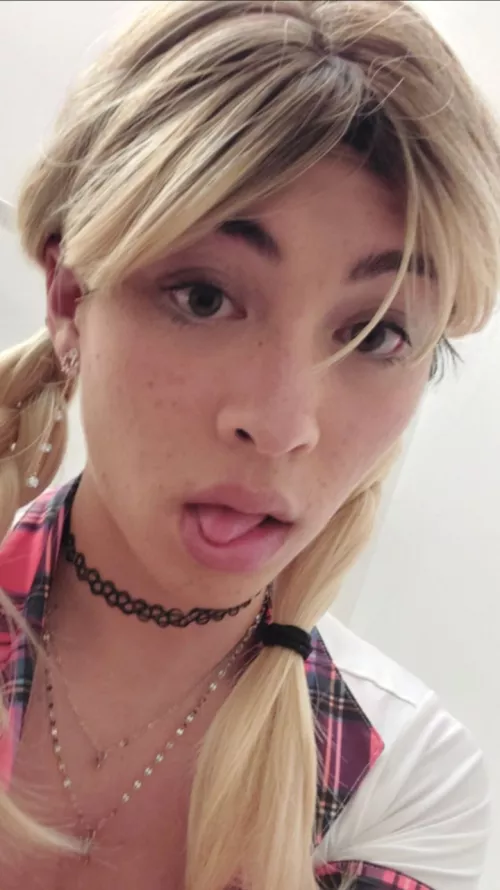 Hiii 🩷 by NilTheSil