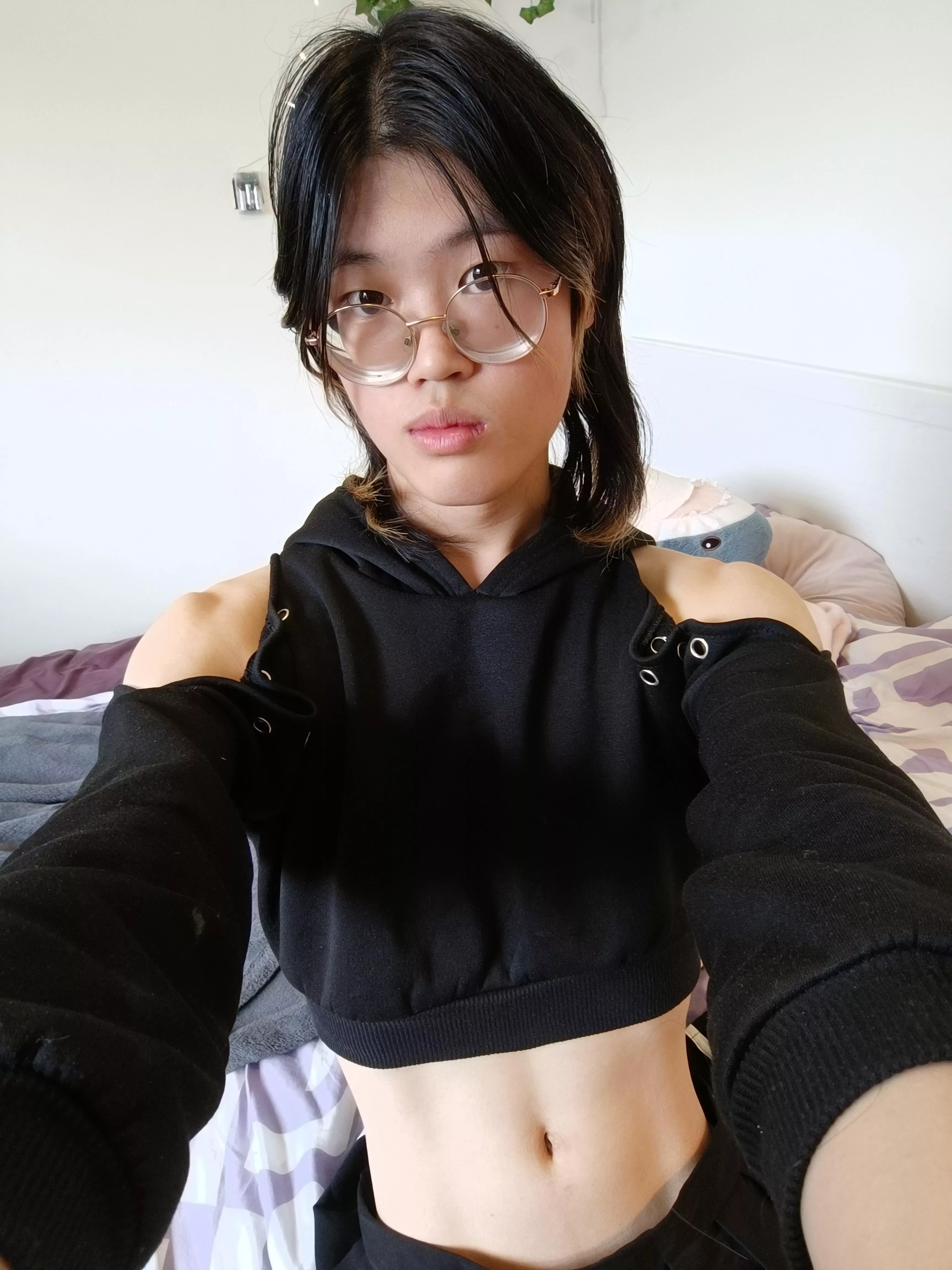 Hiii🌸 posted by Professional-Pie-399