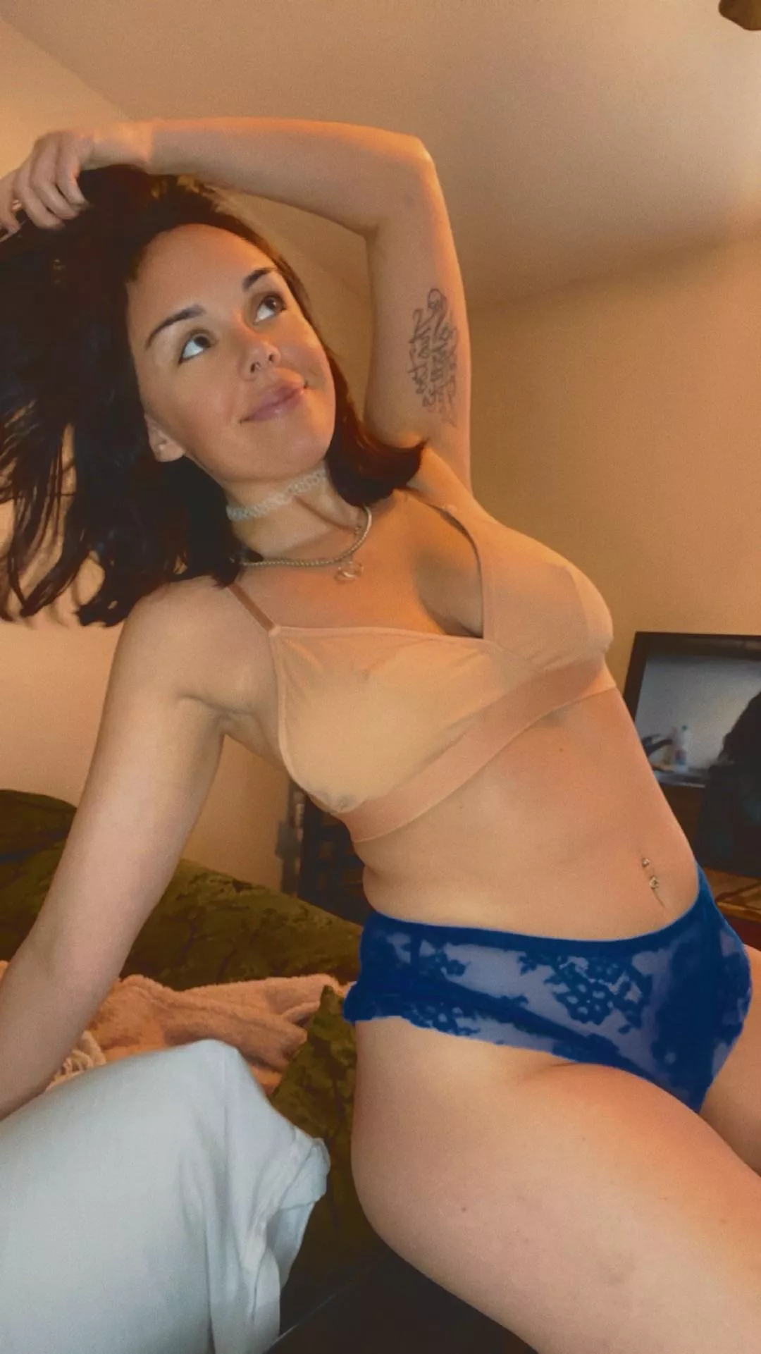 midsize girlies need love too  posted by bangbangreign21