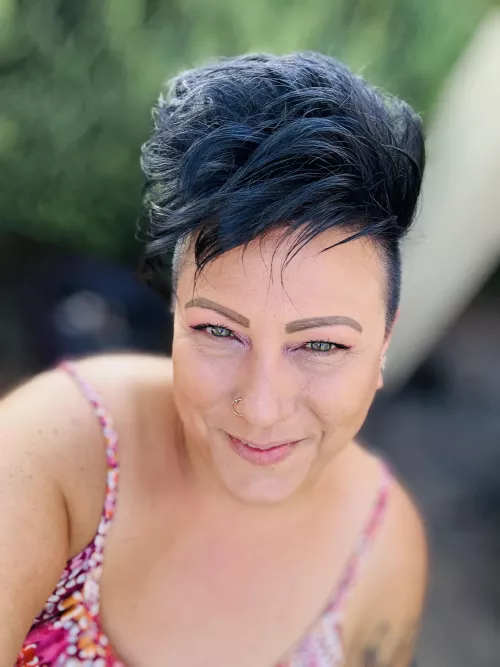 Raven haired beauty by Nevada-Rose