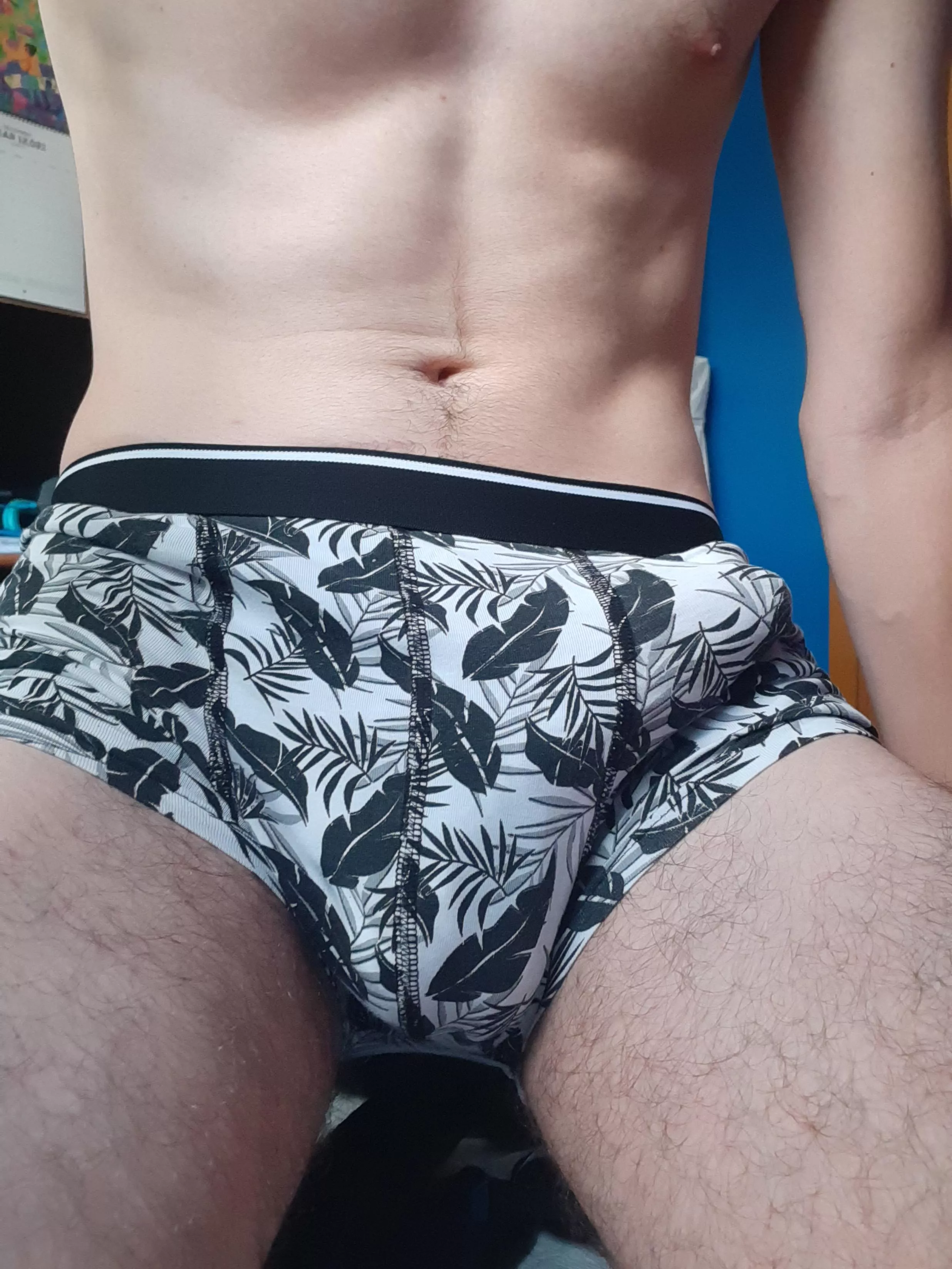 The leaves can't hide it posted by EmptyTAway