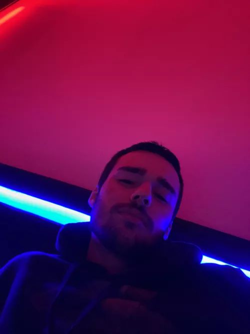 Who’s coming for evening cuddles? by Salt_Statistician218