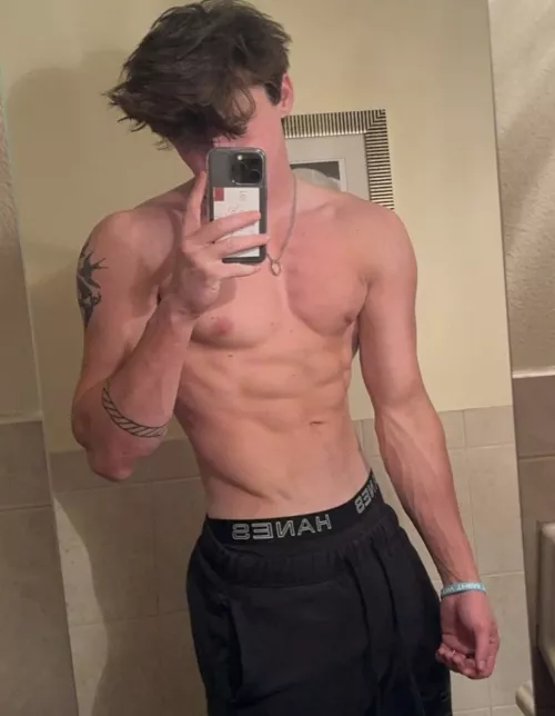 Who’s in the mood to be stretched 😏 by DylanFaron