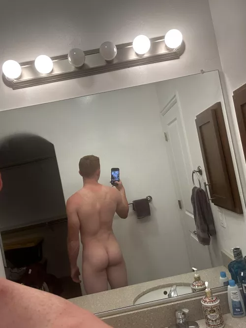 Feeling peachy😛🍑 by LukeFoxx24