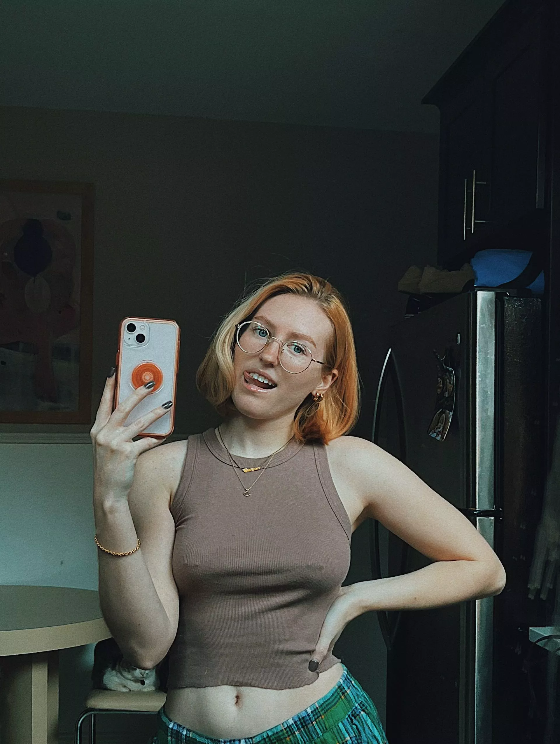 How do I look in the mirror? Be honest [IRTR] posted by Pinkgirlxxx