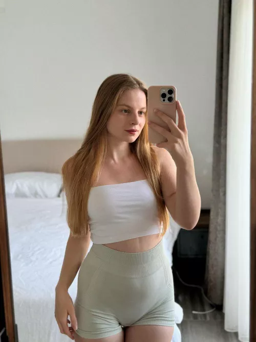 I wonder what your first thought is when you look at my tiny body by kipryksa