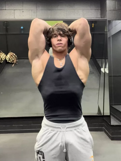 I’m sending my nude album to everyone who says ”hi” by DifficulttTrip