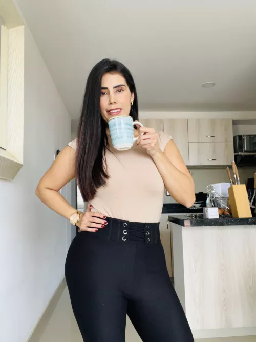 Impressive Hips by biancasoffice