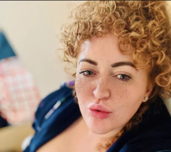 [IRTR] How many dates would it take for you to ask me to be your girlfriend? by MundaneDeduction