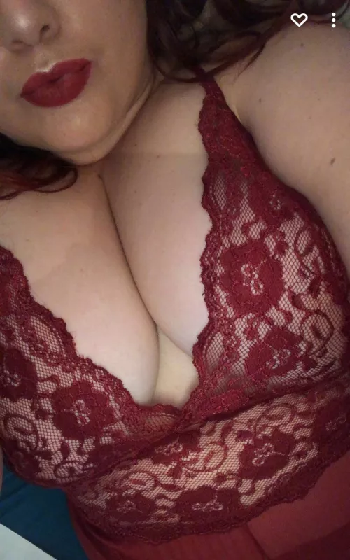 Is red my colour 🤔 ❤️ by Hi_Maree