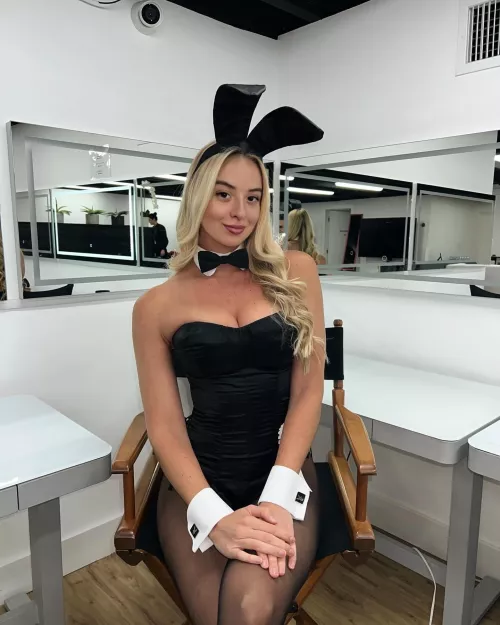 Let me give you a hug by LovelyyChick