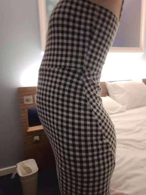 Recreating one of my first posts in the same dress! by Anon445-