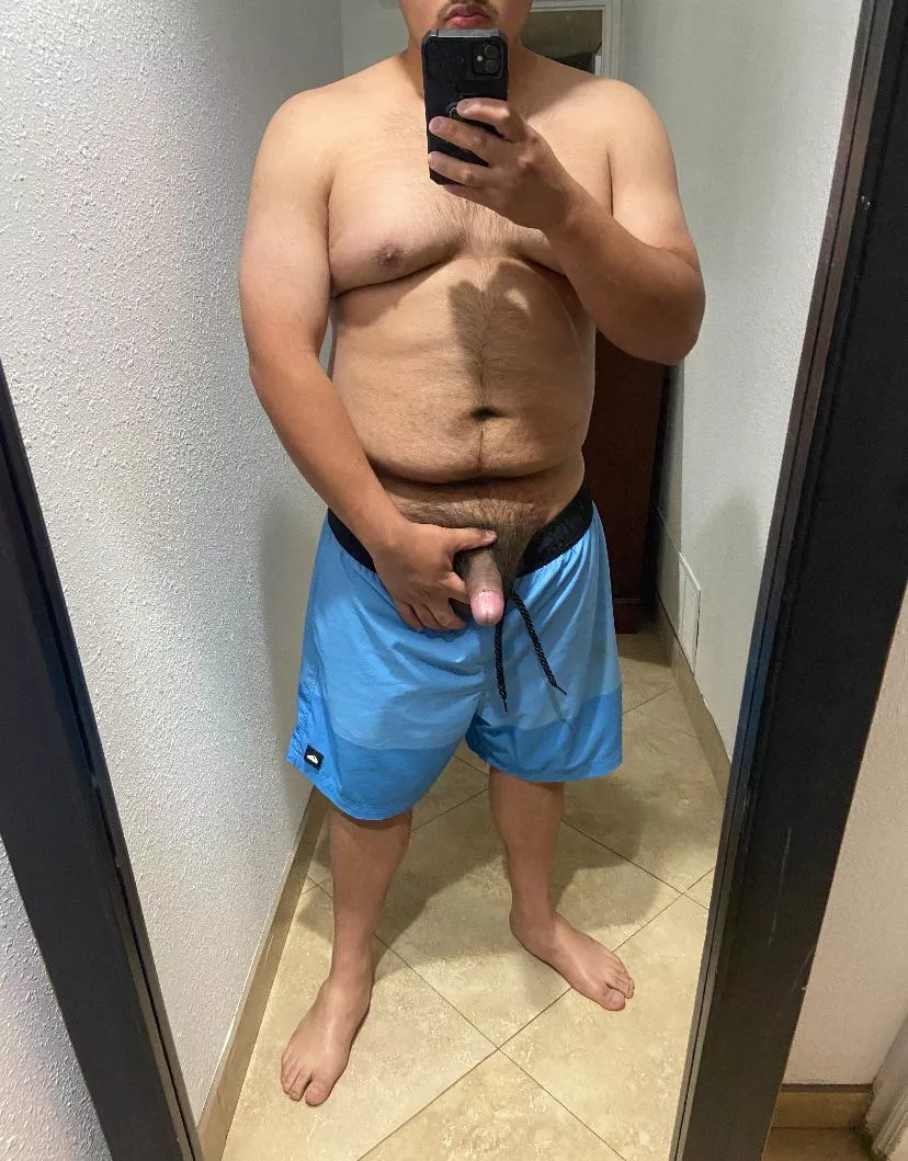 Some pics before the pool💦 posted by Agile_Lab3759