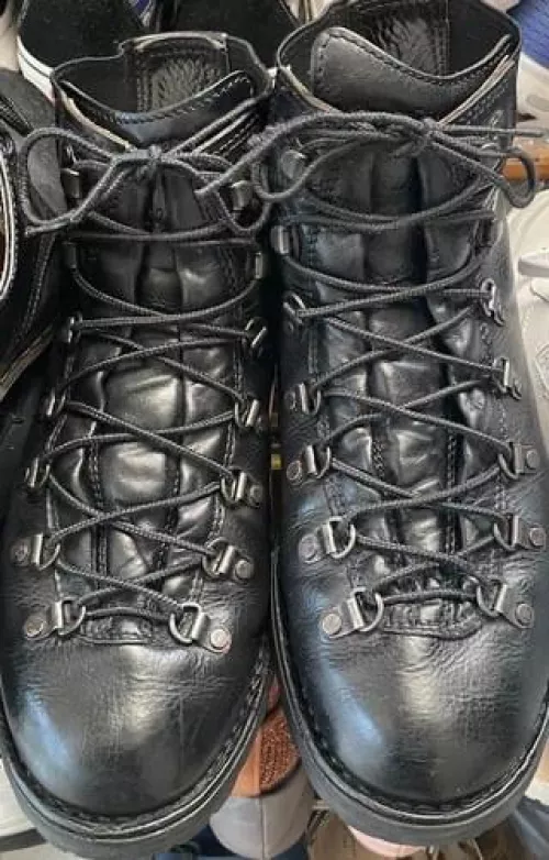 What color of shoelace would look good on my danner boots by Parzival0978