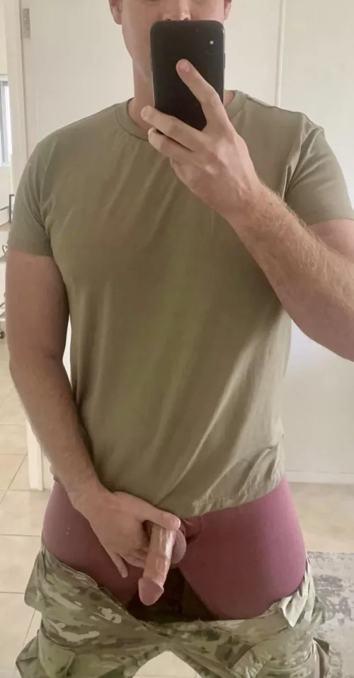 What’s your favorite thing about military men? by slashbanter