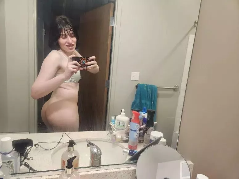 who wants to hit it ✨ posted by essypop