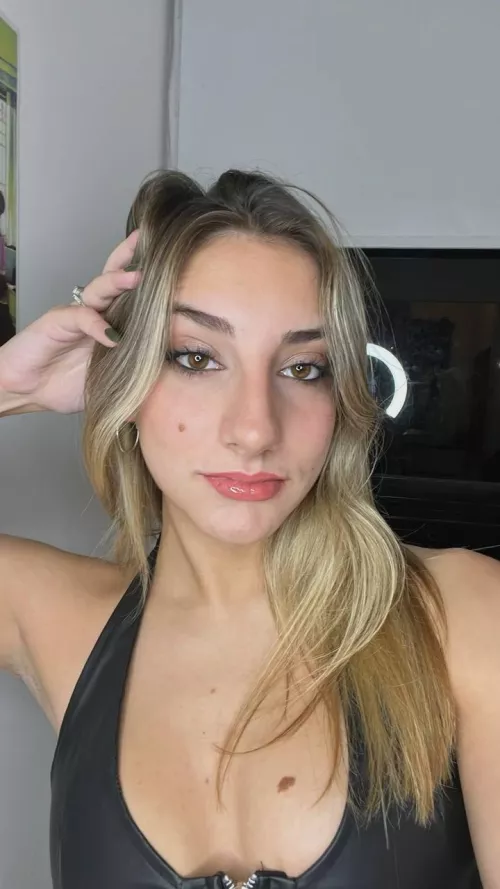 Grip my hips and make my tits shake  by xoxodaniii__