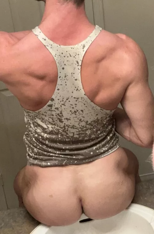 The butt always photobombs back day.  by Rchrdzzz