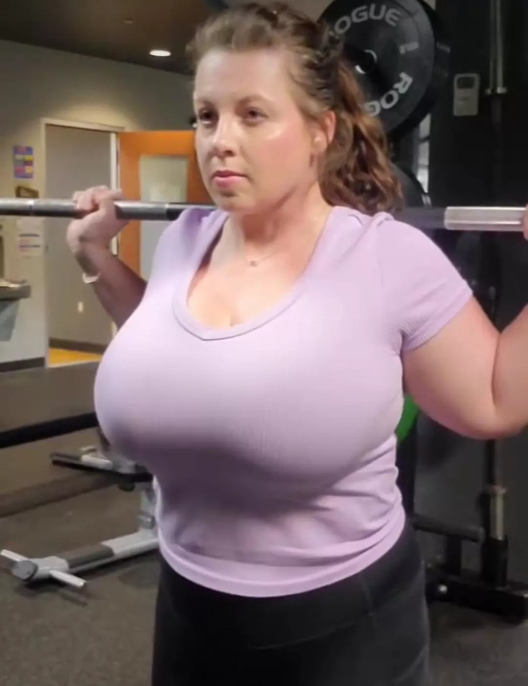 Weightlifting MILF posted by Desecr8or