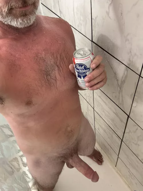[49] shower beers seem to be popular.  by LunaticRancher