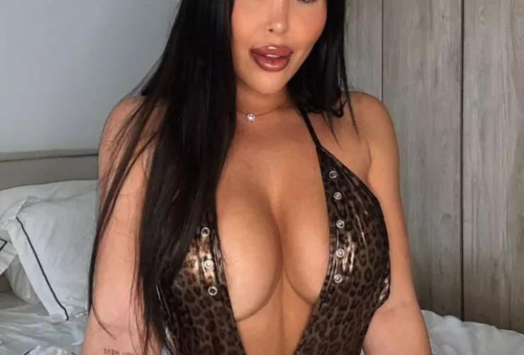 Are them to big? by Beecoincrypto23