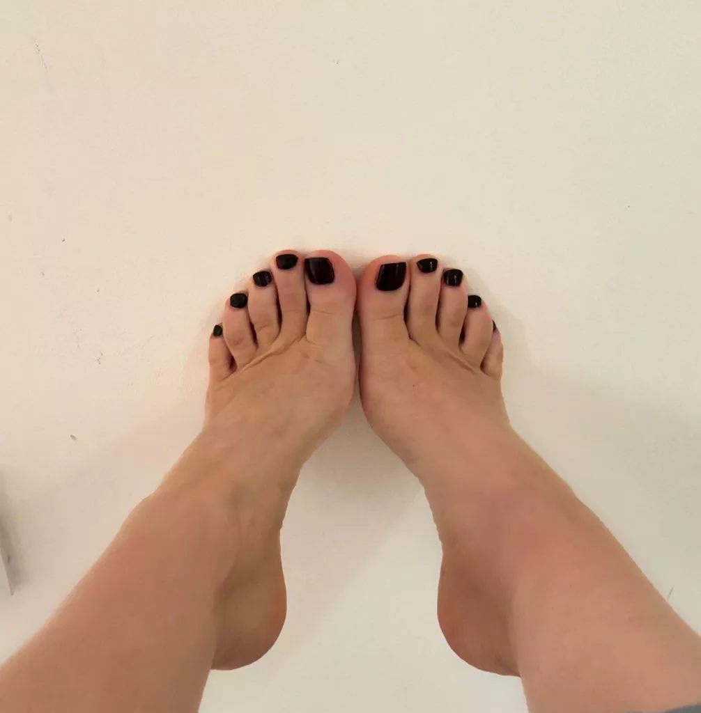 Can’t help but laugh at how many pathetic losers would kill to be my wall right now. posted by Jess1caxo