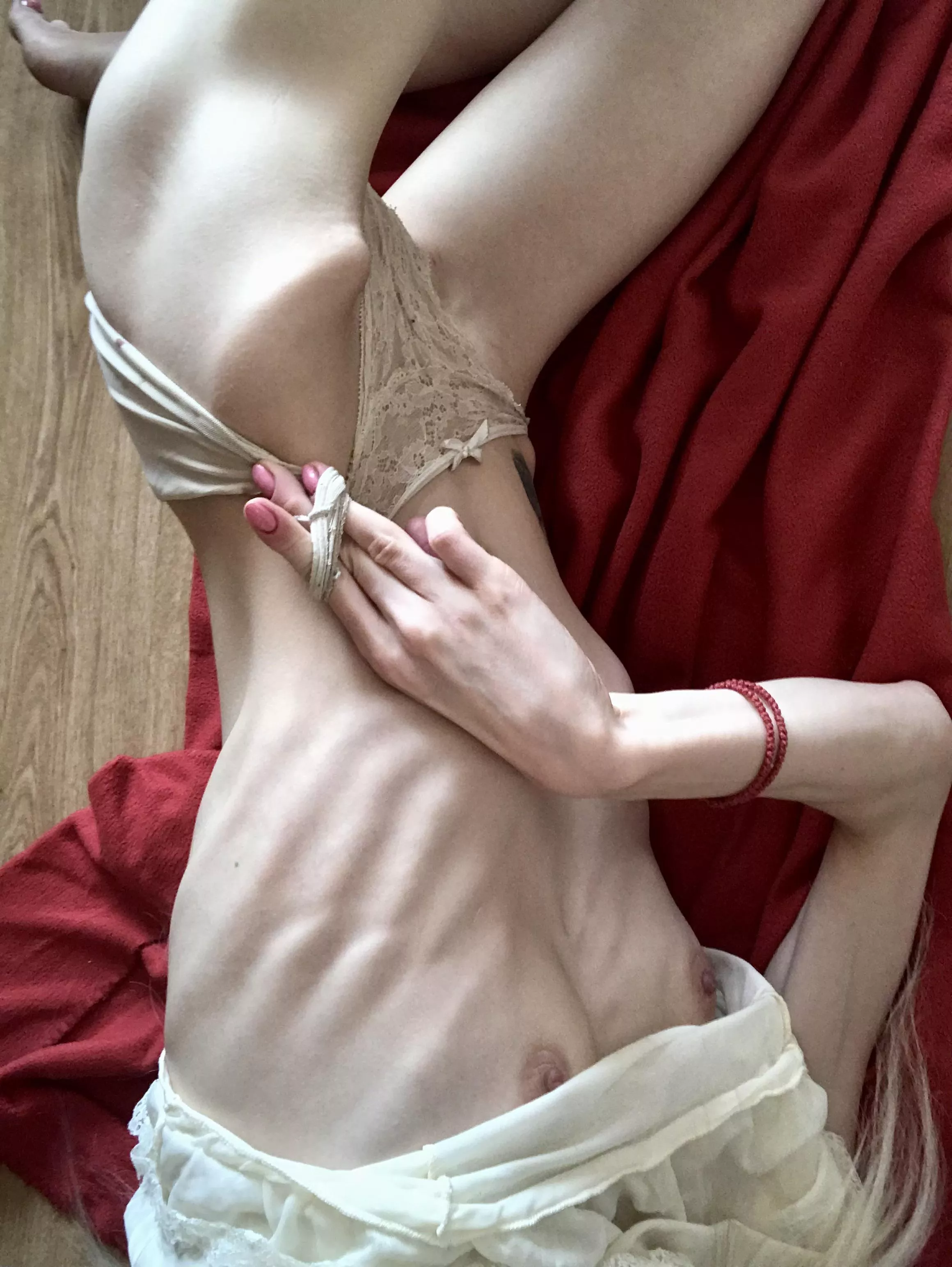 I like to show you my hipbones because it makes me horny posted by Lastrawberrymaddie