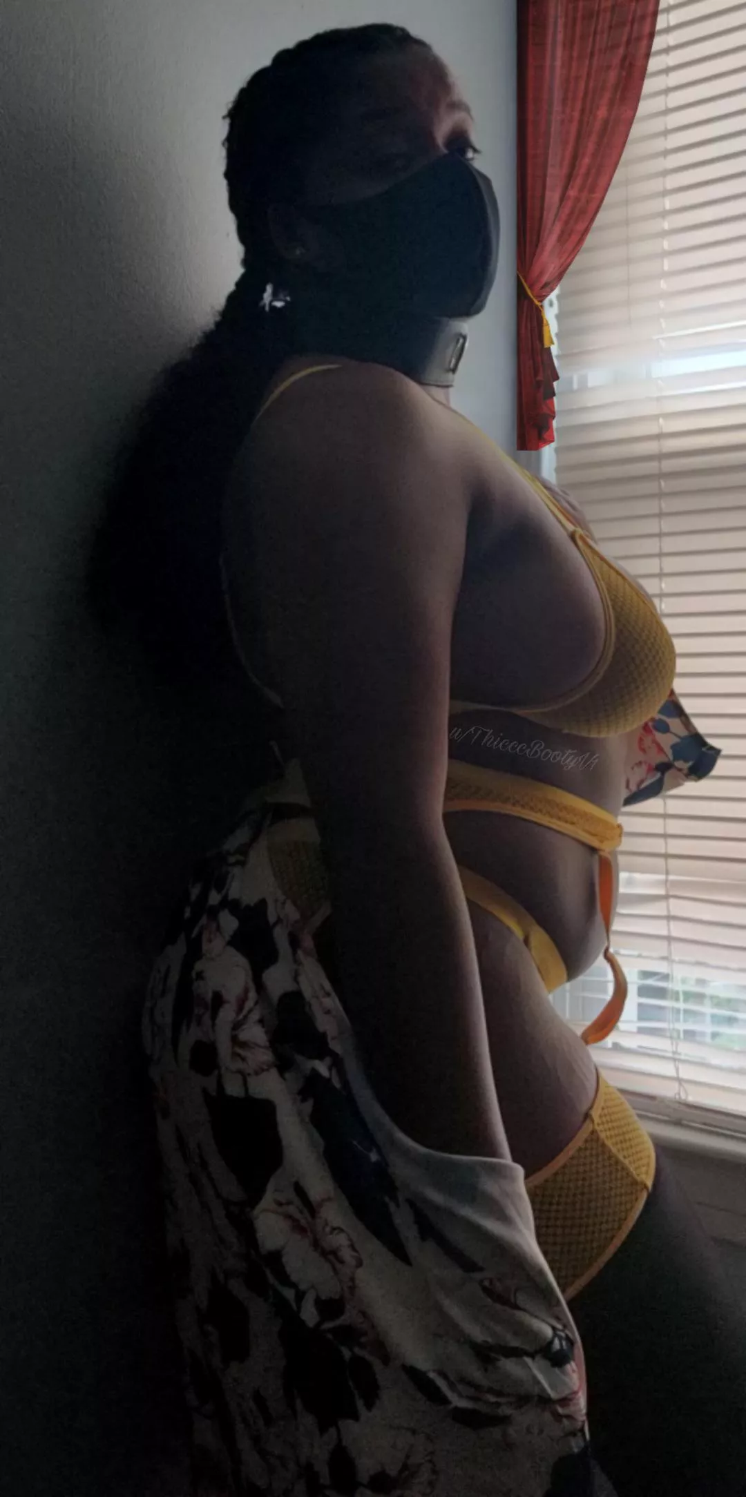 I think yellow is your new favorite color posted by ThicccBootyV1