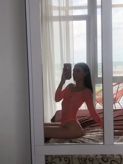 I'm tired of using the mirror, it's a pity I don't have a friend to help me take pictures ahah by salliechoco