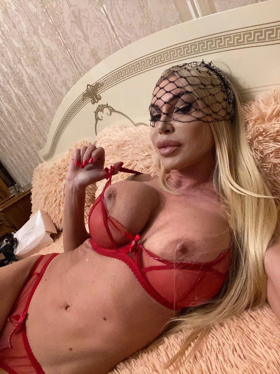 Over 652 cc's of fluids poured into me to make me feel like a goddess. posted by Elizabeth_Diva