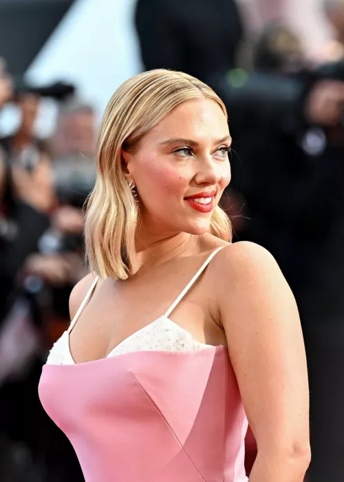 Scarlett Johansson by figurephilosopher