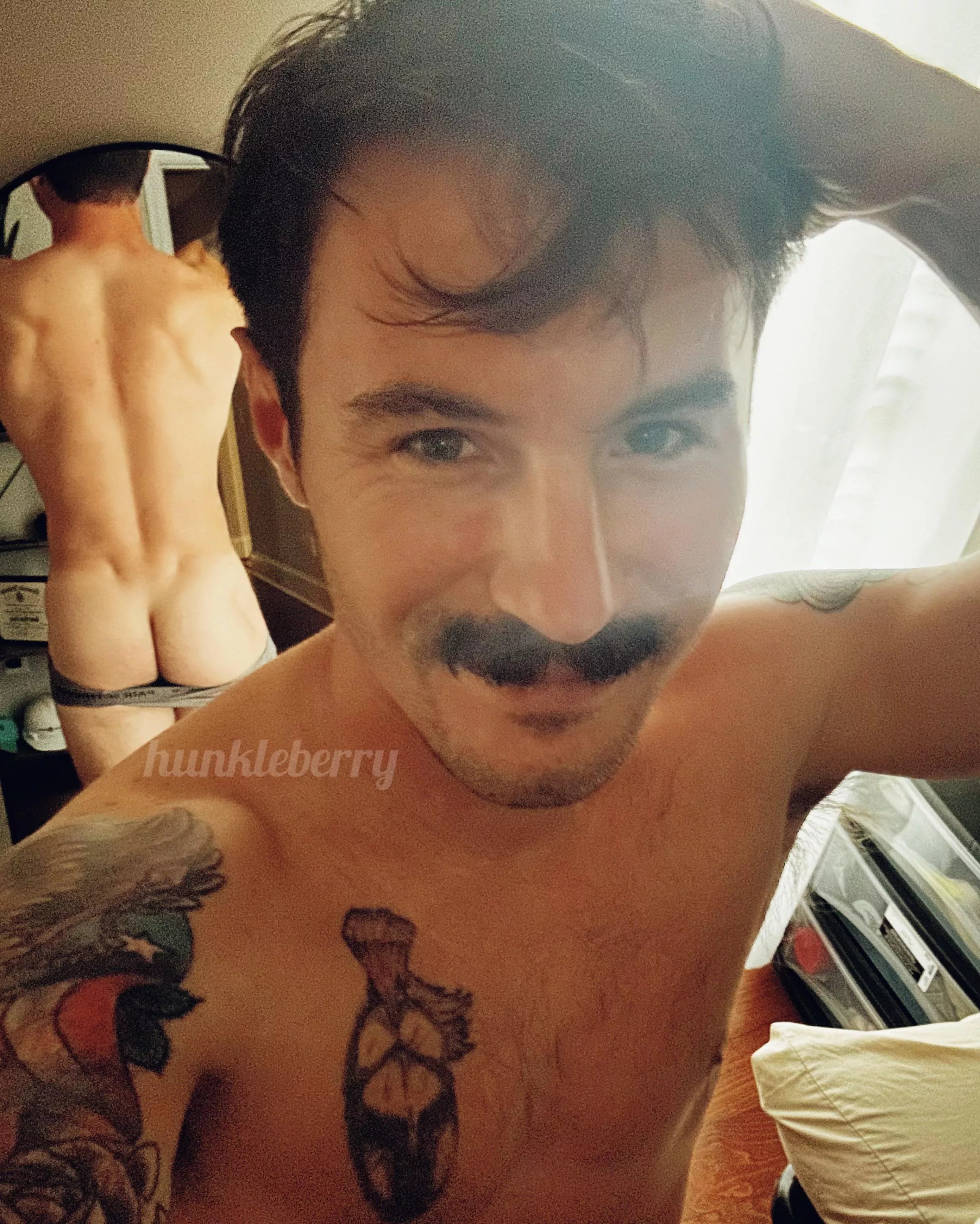 (32) I can pull off bed head right? posted by im_your_hunkleberry