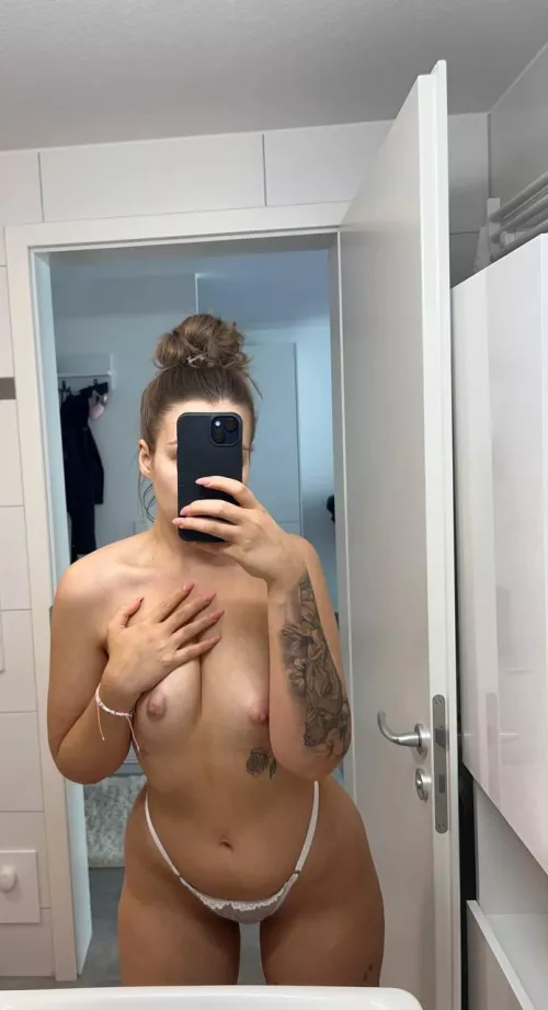 A flat girl asked you out on a date, do you agree? by YourZoeyy