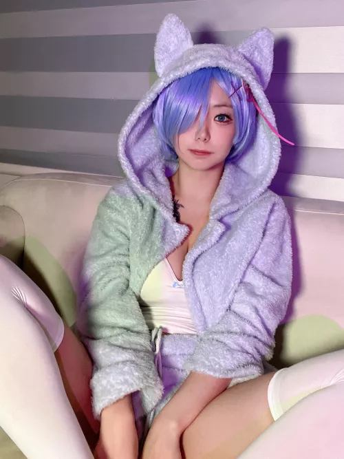 Can we start the weekend with cuddles pretty please?  ^^  by Minimum-Fisherman142