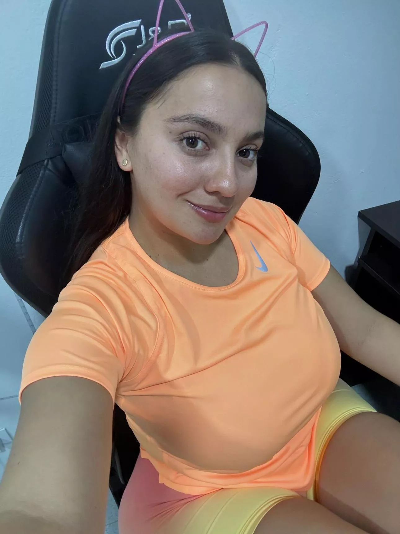 Gamer girl posted by Apprehensive-Sun7599