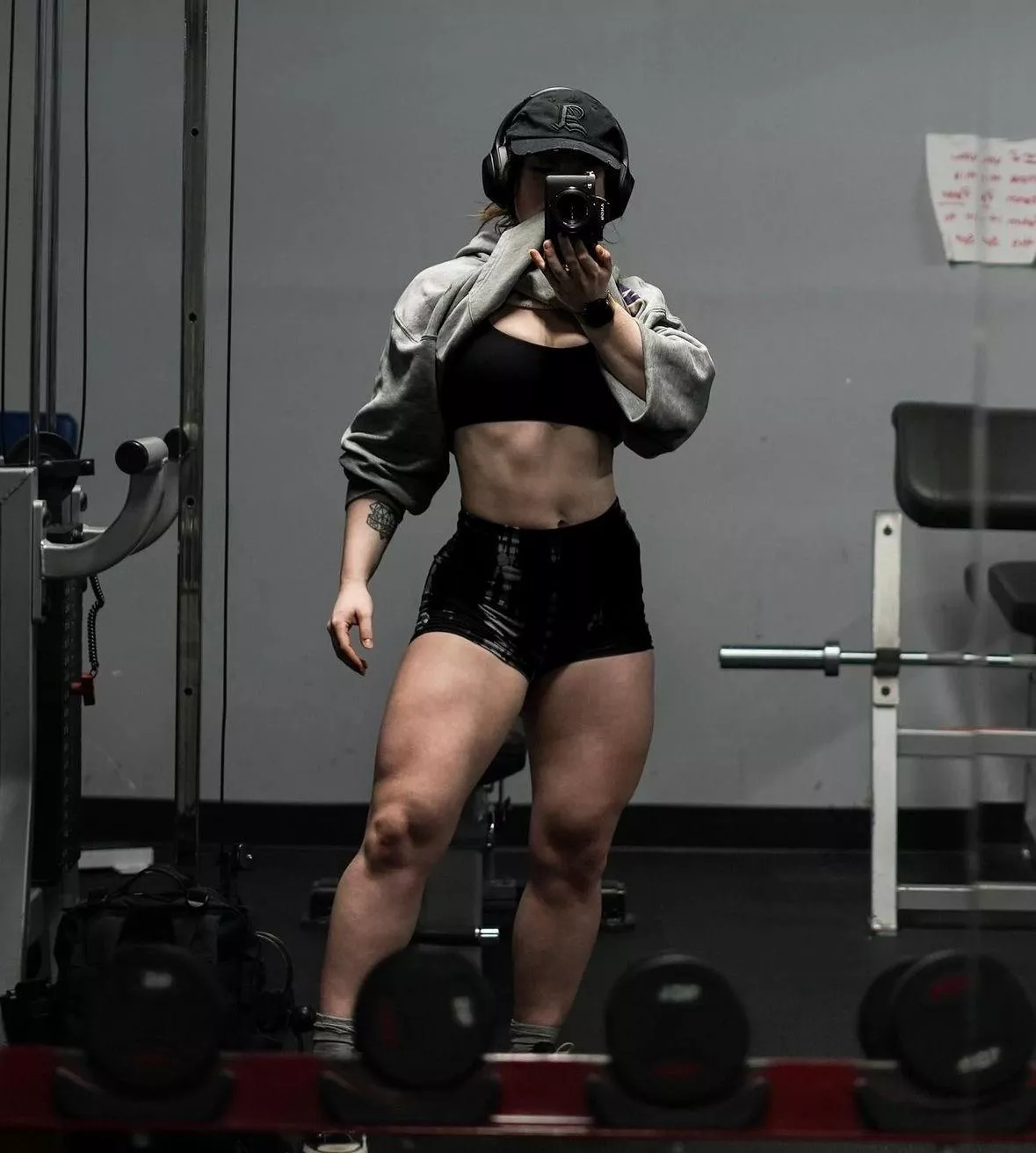 Giving you a sneak peak  posted by rubyelizabethh