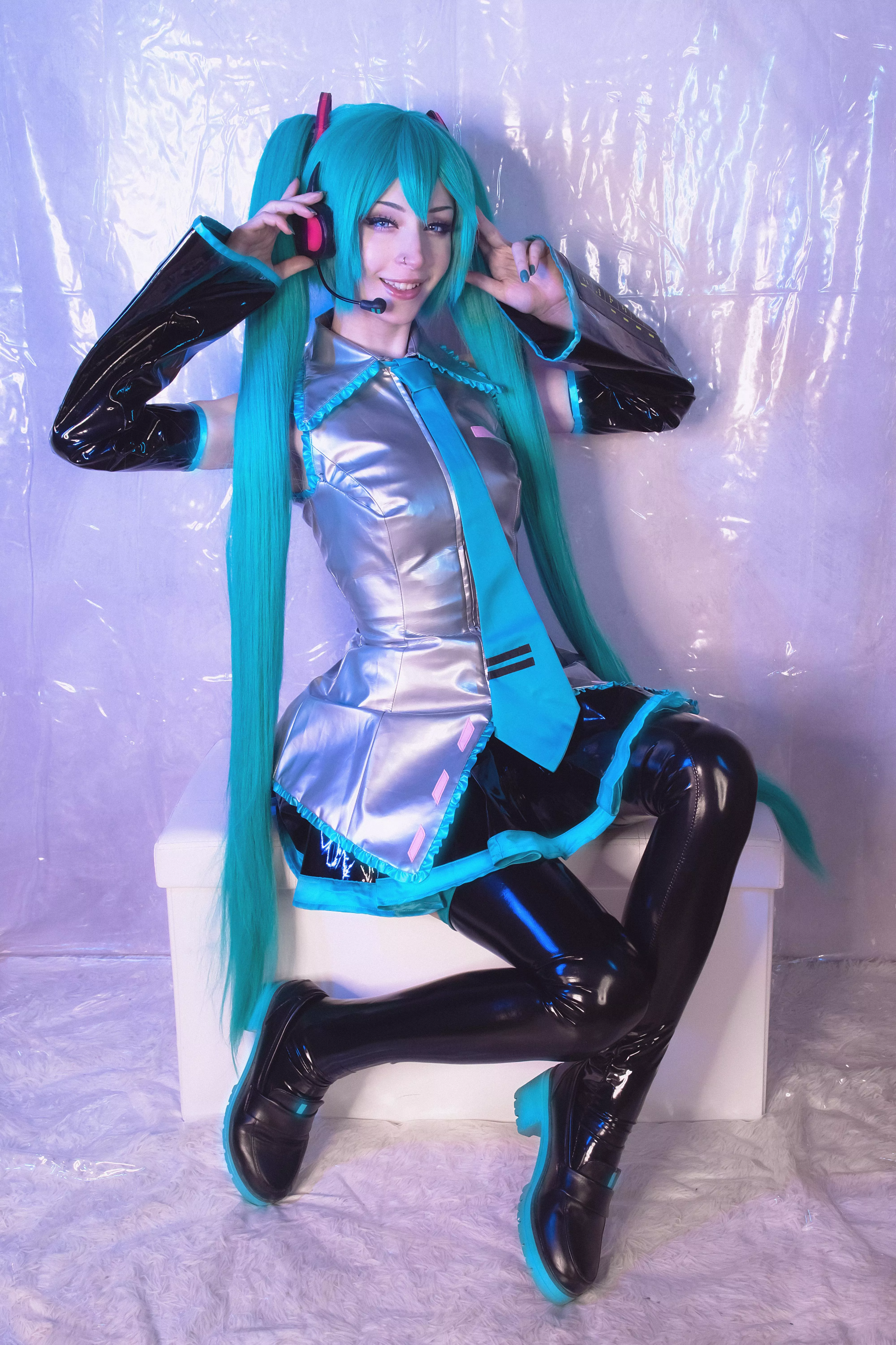 Hatsune Miku cosplay (Shiroktsne)  posted by Weird-Doughnut7002