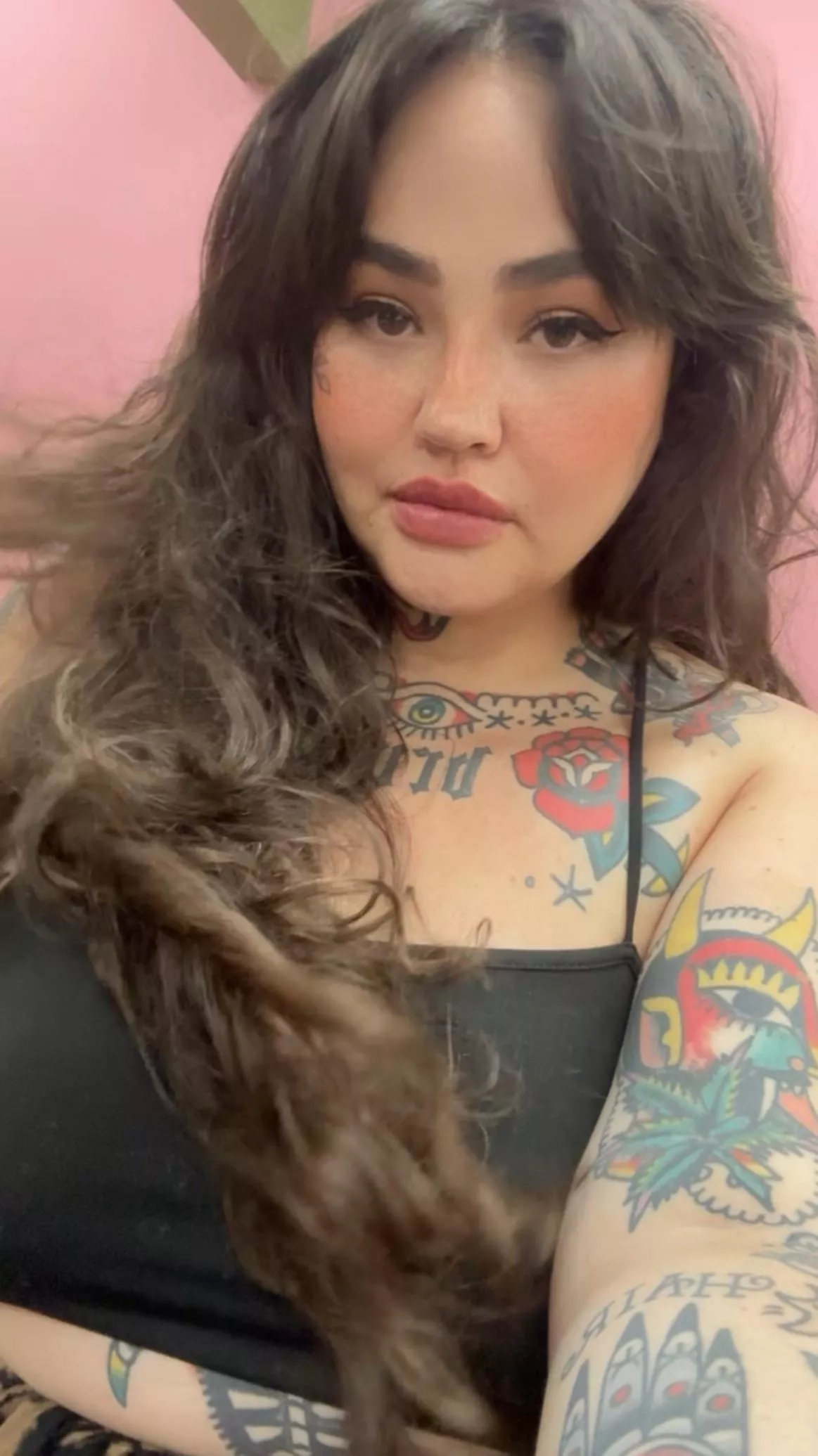 hello ☁️♥️🌹 posted by _bruja3333