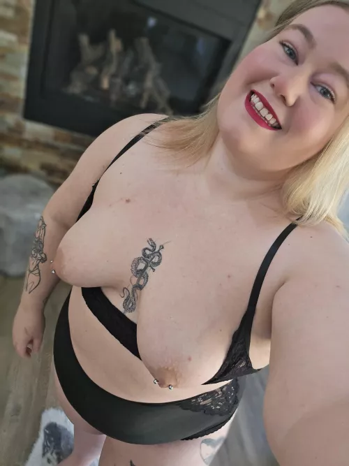 Hey! My boobs are in need of your hands and mouth🥵 by yourbigbuttgf