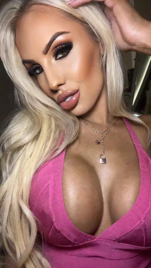 i hope this convinces you that you need a bimbo like me in your life by Giadmkj