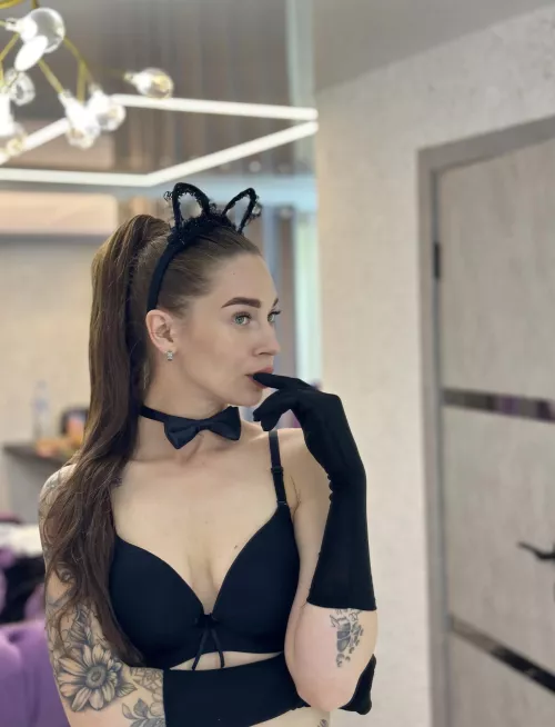 I'm sensual in my favorite lingerie by apple_only_