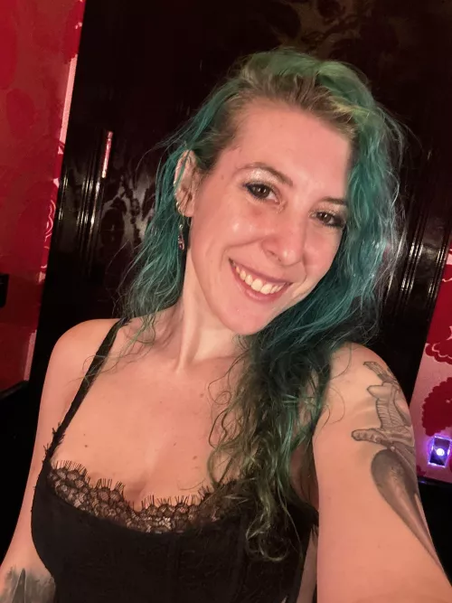 Lacey cleavage by sirenskiss3