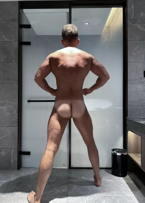 Should I keep my tanline? by alexandromortias