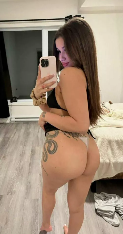 Smack this ass anytime you want! by Alexiadream