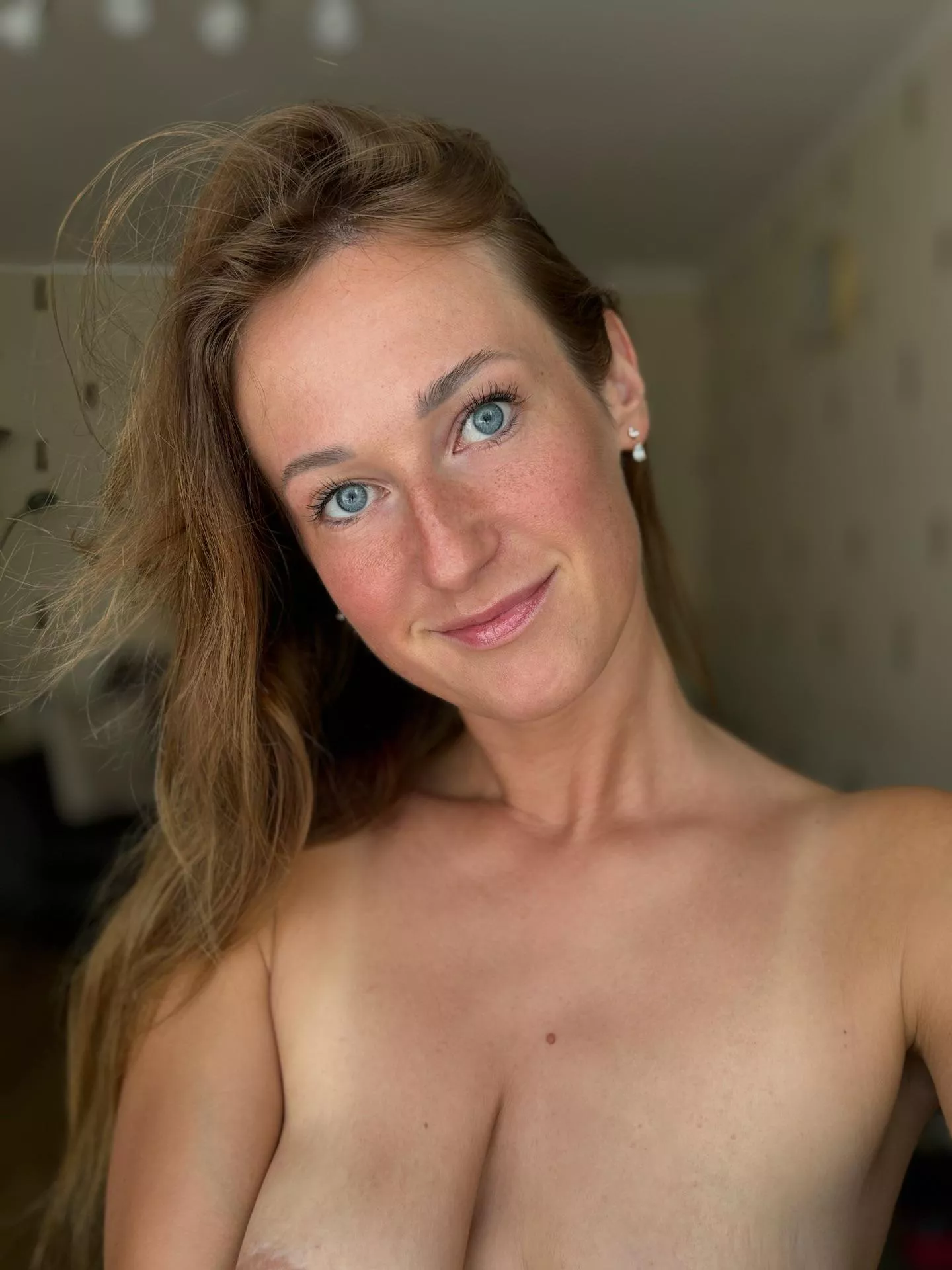 Summer always gives me the smallest freckles (everywhere..) posted by TheEmilyXrose